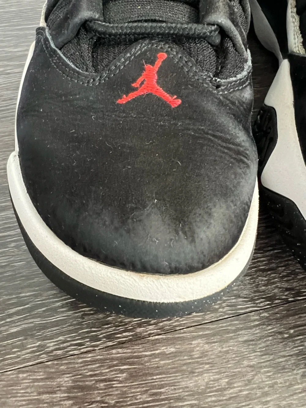 Air Jordan Max Aura Sneakers